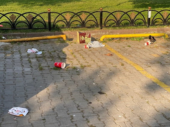 Caddebostan Sahili’nde insanlıktan utandıran manzara