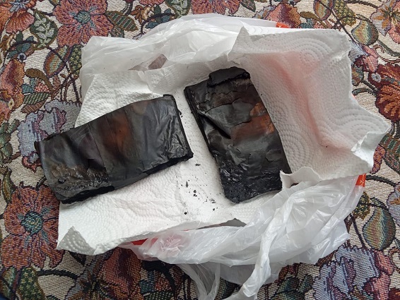 Bakan Albayrak oğlunun eğitimi için biriktirdiği parayı yanlışlıkla sobada yakan kadın için devreye girdi