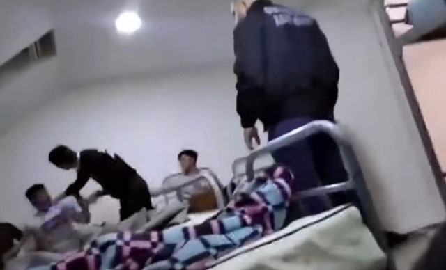 Sırp polisinin mülteci gençlere şiddeti kamerada