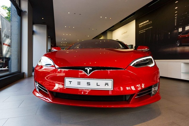 Tesla araçların Çin ordusu tesislerine girişi yasaklandı