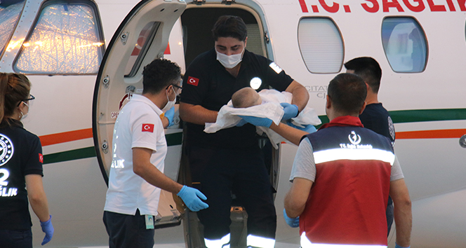 Doğuştan kalp damarları ters olan bebek tedavi için Ankara’ya getirildi
