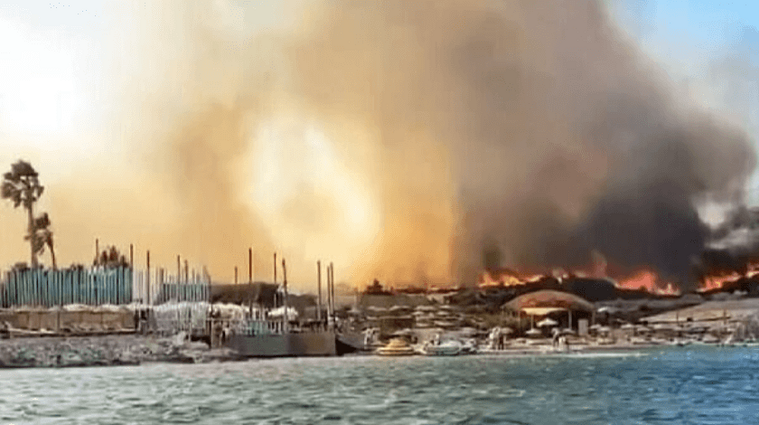 Alaçatı’da yangın! Ekipler müdahale ediyor