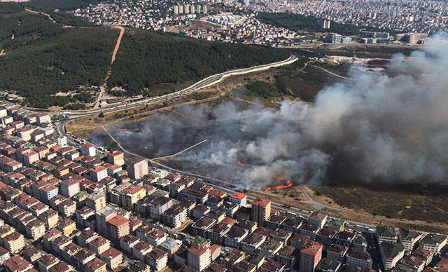 Maltepe’de askeri alanda yangın çıktı