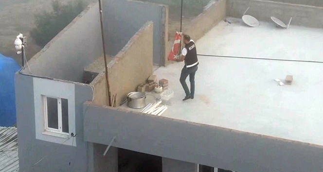 Türk Polisinin bayrak hassasiyeti