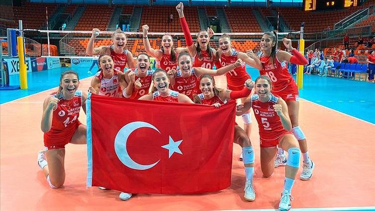 Genç Kız Voleybol Milli Takımı Avrupa Şampiyonası’nda finalde