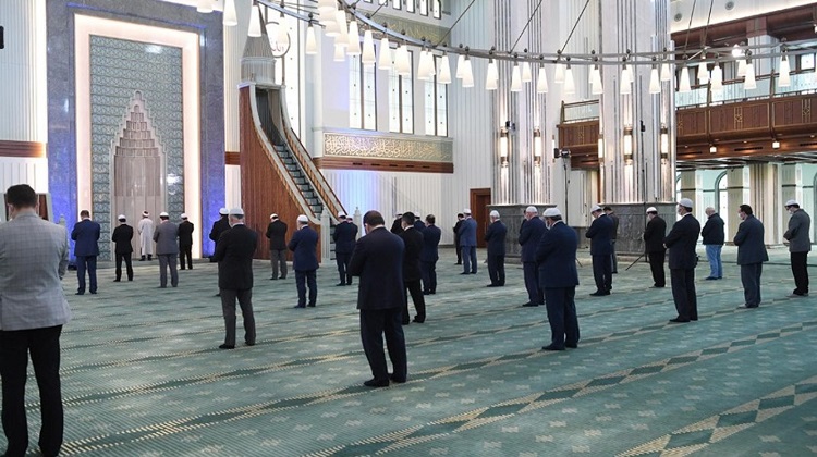 20 yaş altı ve 65 yaş üstüne ‘cuma’ istisnası