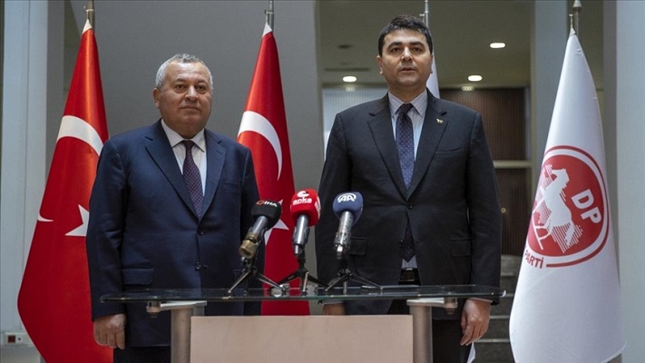 MHP’den ihraç edilen Ordu Milletvekili Enginyurt, DP’ye katıldı