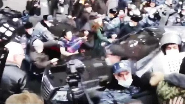 Makam aracının görünmesi yetti! Paşinyan’a bir tokat daha