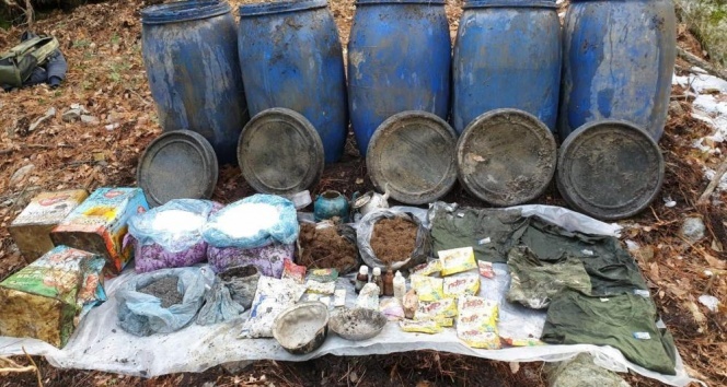 PKK’ya ait sığınakta patlayıcı ve yaşam malzemesi ele geçirildi