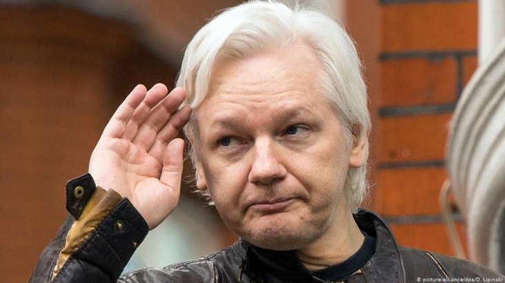 ABD’nin Assange’ın iade edilmesi yönündeki talebini İngiltere mahkemesi reddetti