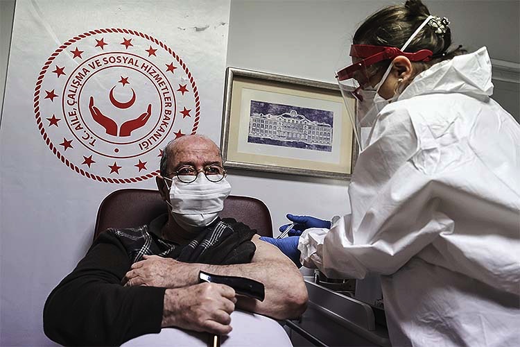 Koronavirüs aşısında ikinci aşama başladı