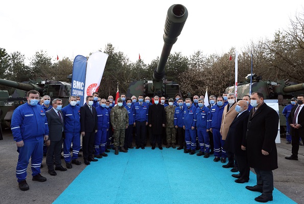 Yeni nesil 3 Fırtına obüsü Akar’ın katıldığı törenle TSK’ya teslim edildi