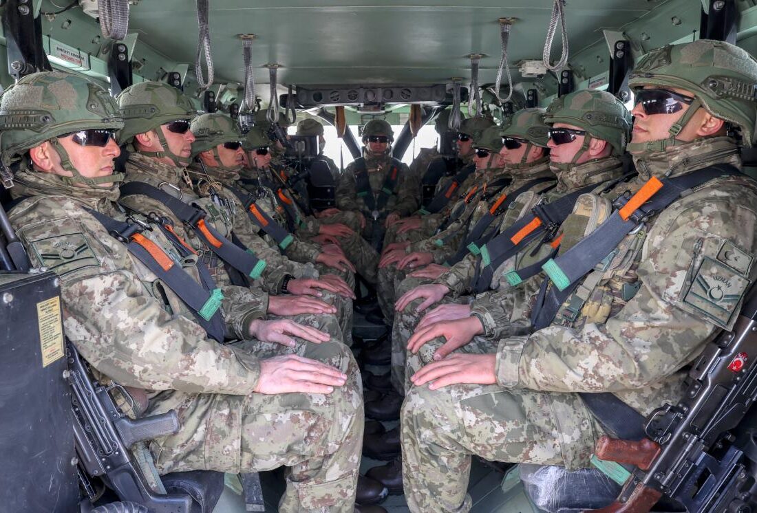 Mehmetçik yeni kamuflajlarıyla görev başında