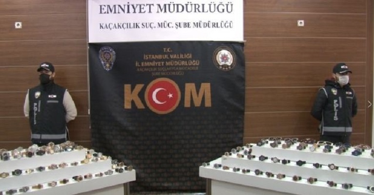 Kapalıçarşı’da polis baskını: 3 milyon liralık kaçak eşya ele geçirildi