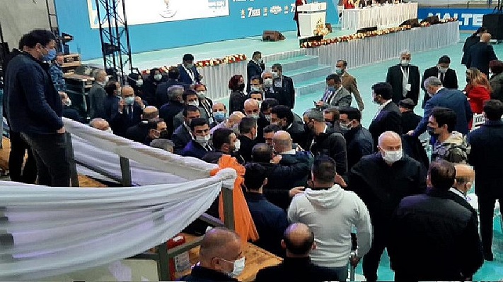 Maltepe Ak Parti kongresinde kavga çıktı…