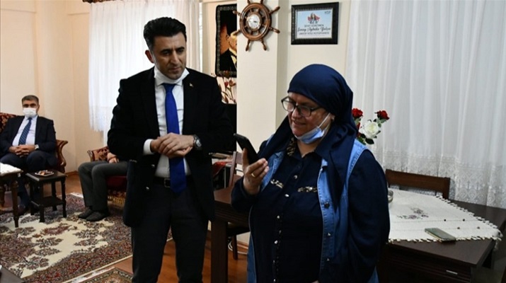 İçişleri Bakanı Soylu şehit Aybüke Yalçın’ın ailesiyle görüştü