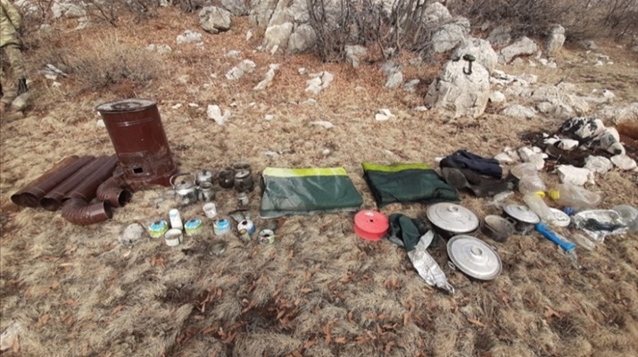 Malatya’da kırsal alanda teröristlere ait yaşam malzemeleri bulundu