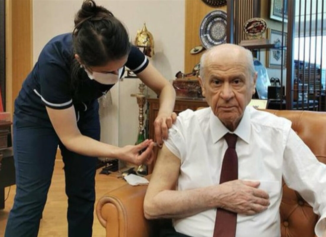 MHP L Bahçeli Kovid-19 aşısı yaptırdı: Tüm halkımızı da aşı olmaya davet ediyorum