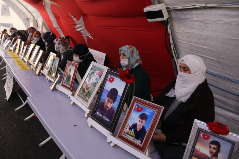 Diyarbakır anneleri oturma eylemini kararlılıkla sürdürüyor