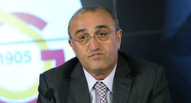 Rambo Okan, Abdurrahim Albayrak’a saldırdı