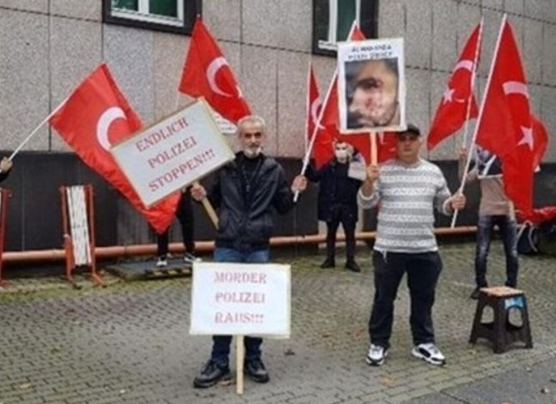 Alman polisinden bir skandal daha! Türk bayrağını hazmedemediler