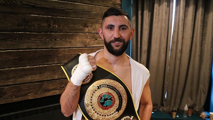 Ukrayna’da Türk boksör Arda Tamer Avcı, UBO Kıtalararası Şampiyonu oldu
