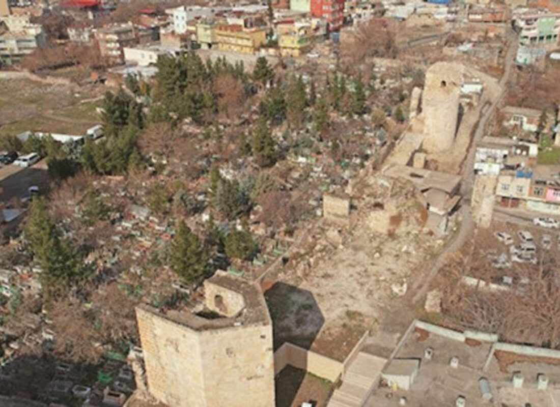 Yunanistan’dan büyük skandal! Osmanlı mezarının üstüne inşa ediliyor
