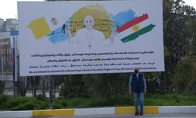 Irak’da Papa’dan İngilizce, İbranice, Arapça ve Kürtçe ‘Hepiniz kardeşsiniz’ mesajı