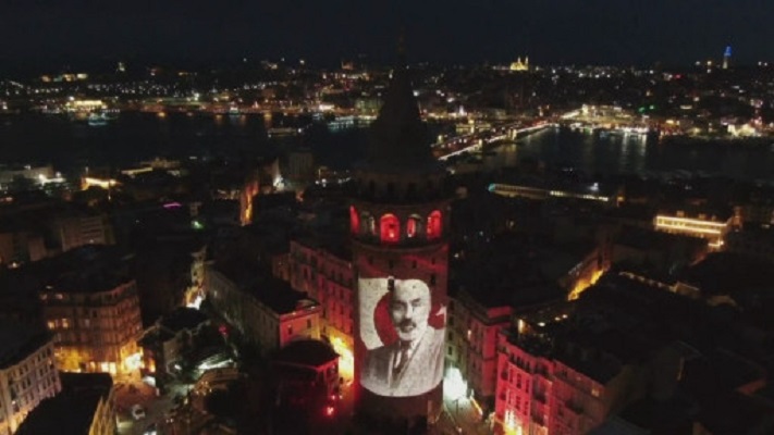İstiklal Marşı’nın 100. yılına özel Galata Kulesi’nde gösteri