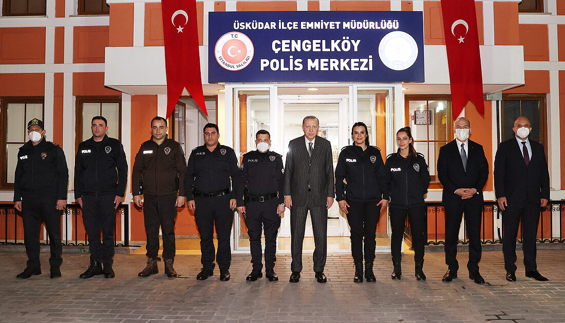 Cumhurbaşkanı Erdoğan, Çengelköy Polis Merkezi’nde iftar yaptı