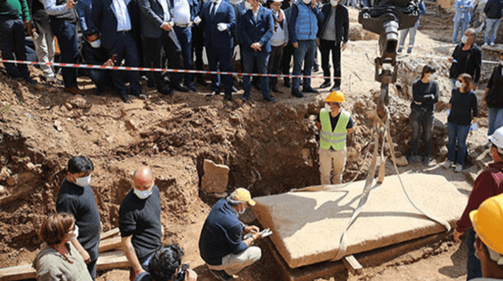 2 bin 400 yıllık lahit kapağı açıldı! Heyecanlandıran kazıdan bakın ne çıktı