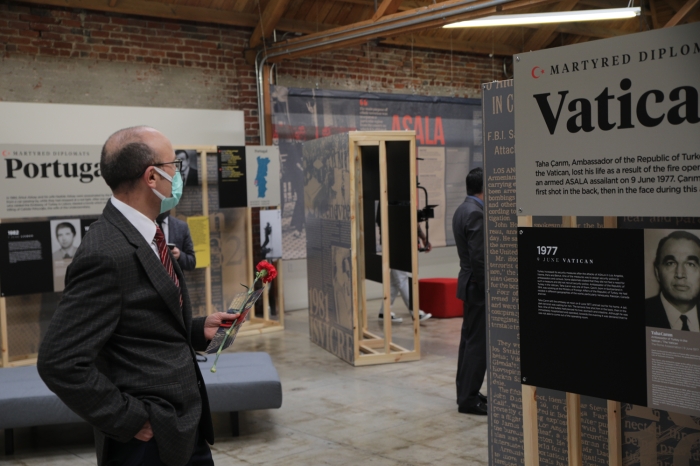 ”Şehit Diplomatlar Sergisi” Los Angeles’ta açıldı