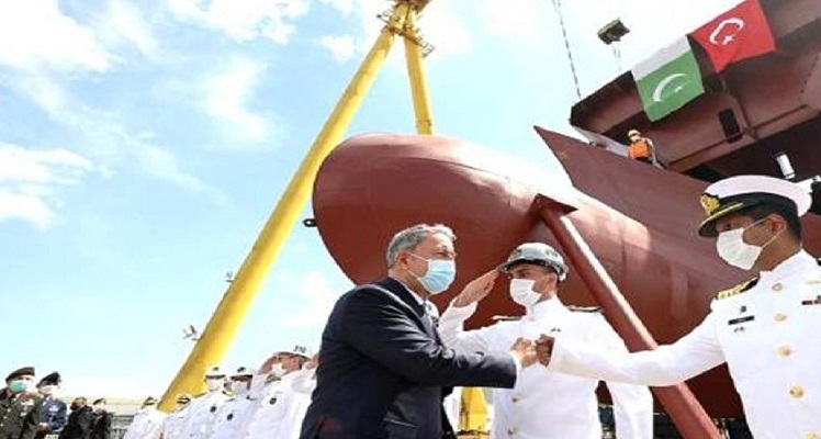 Bakan Akar, Pakistan’a ihraç edilen korvetlerin inşa çalışmalarını inceledi