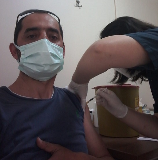 Sağlık çalışanlarının eşlerine aşı yapılmaya başlandı