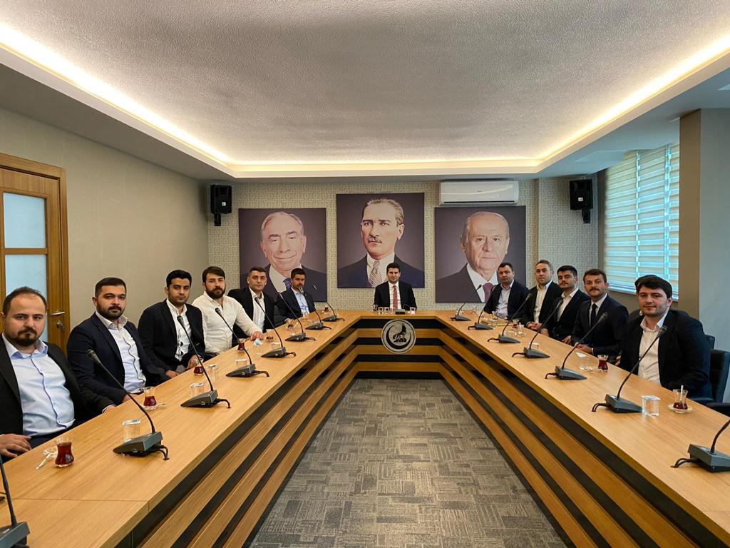 İstanbul Üniversitesi mezunlarından Ülkü Ocakları Genel Başkanı Yıldırım’a ziyaret