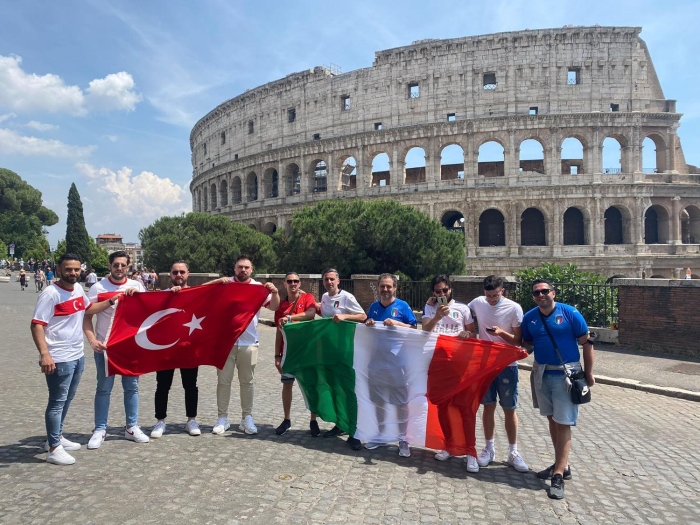 İtalya’da ‘Türkiye’ tezahüratları! Milli Takımı yalnız bırakmadılar