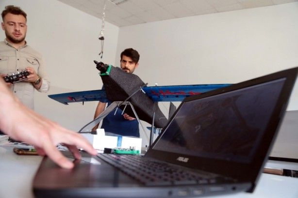 Üniversite öğrencileri Radara yakalanmayan İHA üretti!