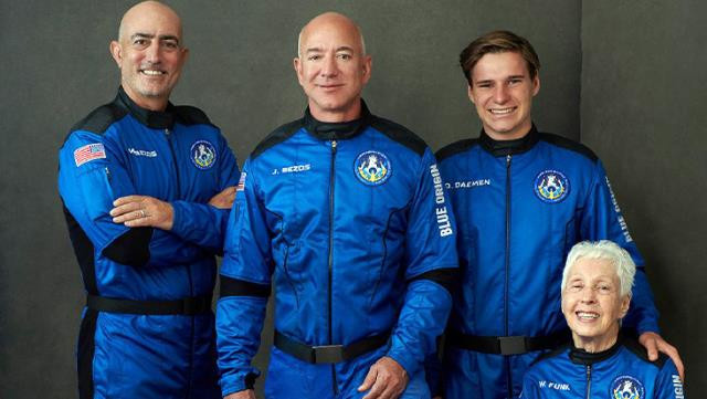 Dünyanın en zengini 11 dakikada uzaya gidip geldi