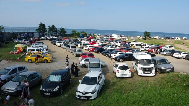 Ege ve Akdeniz’i aratmıyor! Sakin şehre turist akıyor, nüfus 5’e katlandı