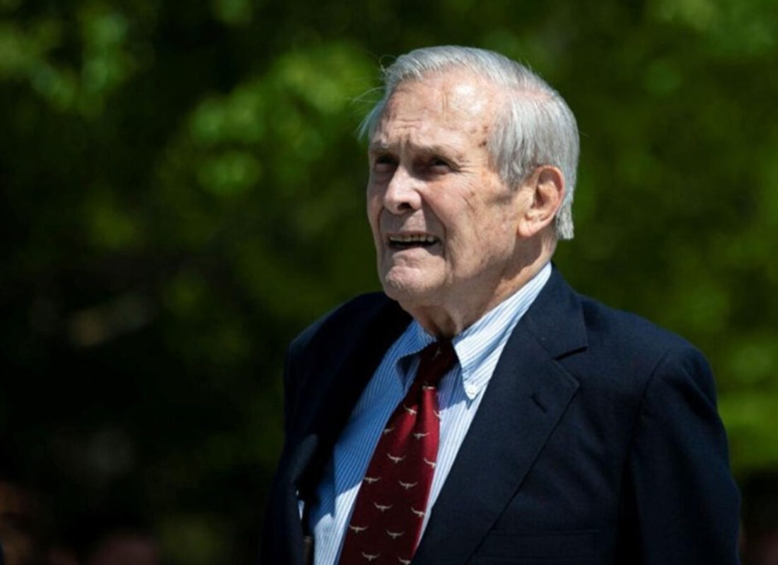 ABD’nin Irak ve Afganistan’ı işgal eden savunma bakanı öldü