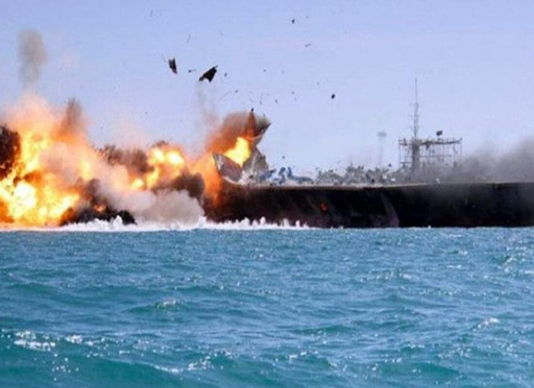 Arap koalisyonu bomba yüklü tekneleri imha etti
