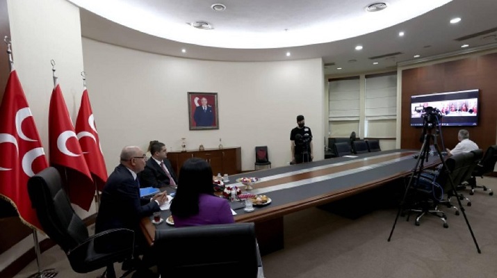 Siyasi partiler çevrim içi bayramlaşıyor