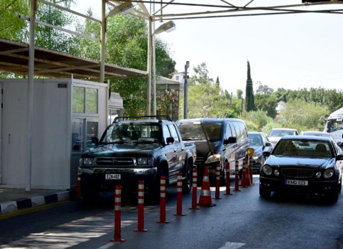KKTC ile Rum kesimi arasındaki geçişler sıkılaştı