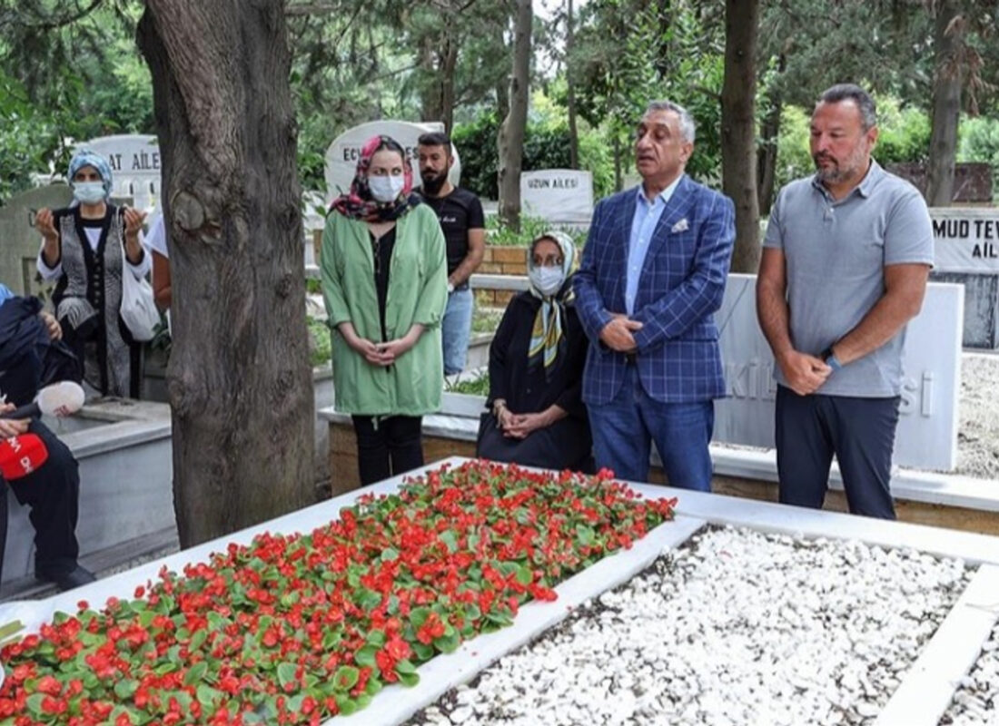 Türk sinemasının unutulmaz ismi Kemal Sunal kabri başında anıldı