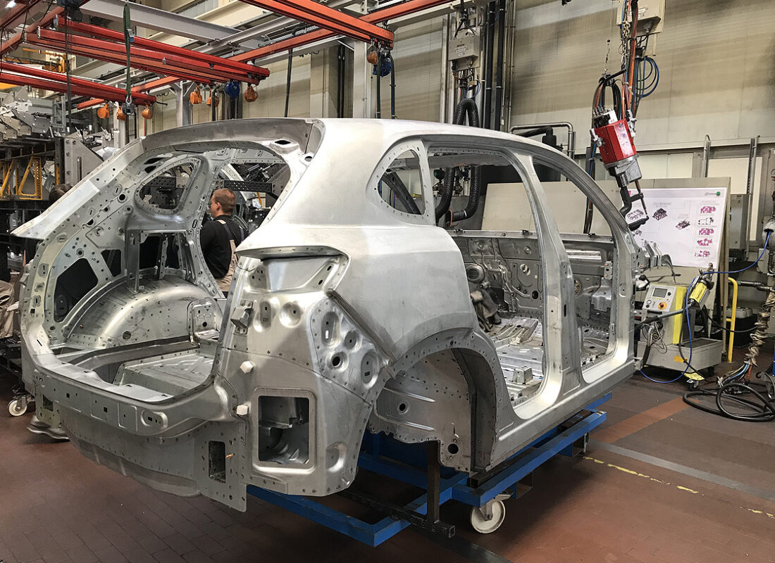 TOGG’un montajı Gebze’de yapılan tamamı yerli ilk gövdesinin fotoğrafları paylaşıldı