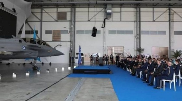 Yunanistan Fransa’dan ikinci el 12 uçaktan ilki teslim alındı