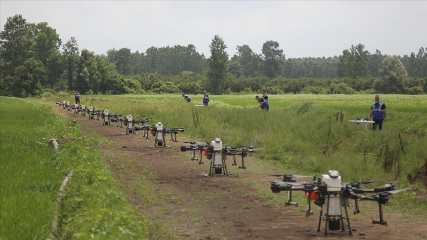 Türkiye’de ilk kez ZİHA’larla çoklu uçuş ilaçlama denemesi Samsun’da yapıldı