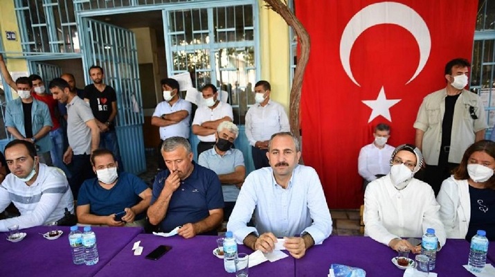 Bakan Gül: Yanan alanlara tek bir çivi çakılmasına izin vermeyeceğiz