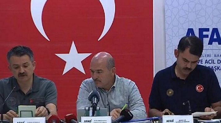 Bakanlar bölgede: Şu anda yerleşim yerlerini tehdit eden yangımız yok