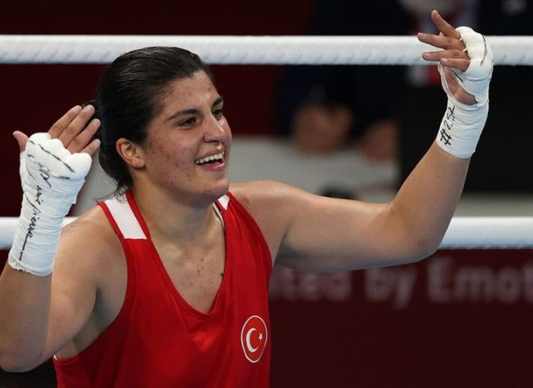 Busenaz Sürmeneli oyunlara veda etti